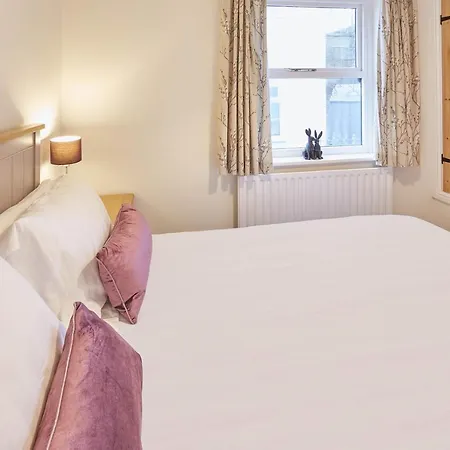 Host & Stay - Richemont Cottage Whitby Exterior photo
